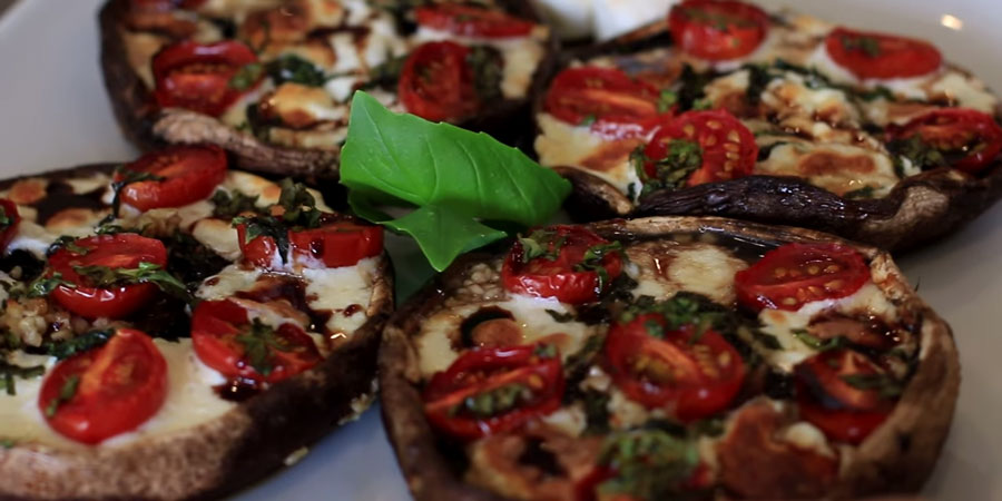 Portobello Mushroom Pizzas Portobello Mushroom Pizzas